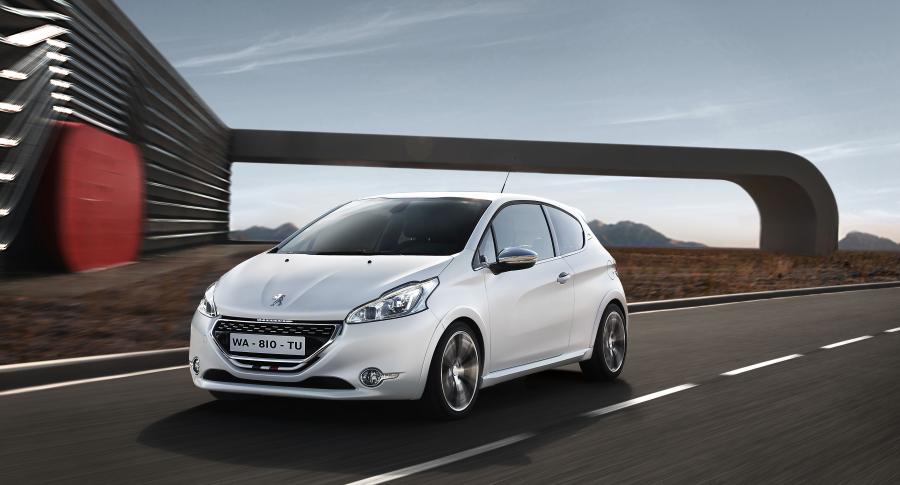  Peugeot 208 GTi 2012 года  (фото 16 из 32)